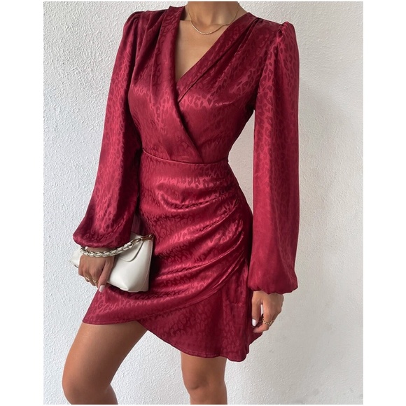 Dresses & Skirts - Luxe Red Leopard Print Satin Puff Sleeve Party Dress